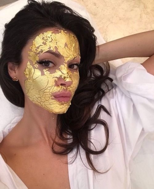 İçerisinde altın olan maske kullanmak ister miydin?