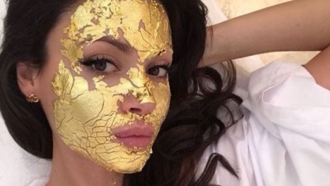 İçerisinde altın olan maske kullanmak ister miydin?