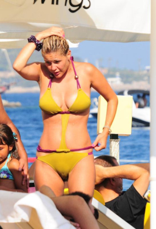Bikini özel bölgeleri belli ediyorsa değiştirir misin?