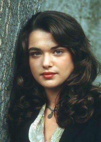 Angelina Jolie mi daha güzel Rachel Weisz mı daha güzel?