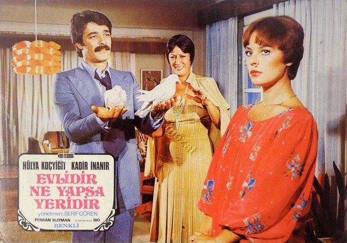Evlidir Ne Yapsa Yeridir afişi
