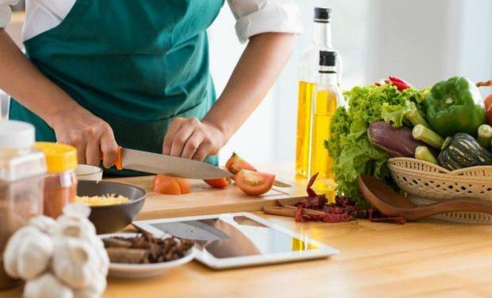 Yemek yaparken toplu mu, dağınık mı çalışırsınız?
