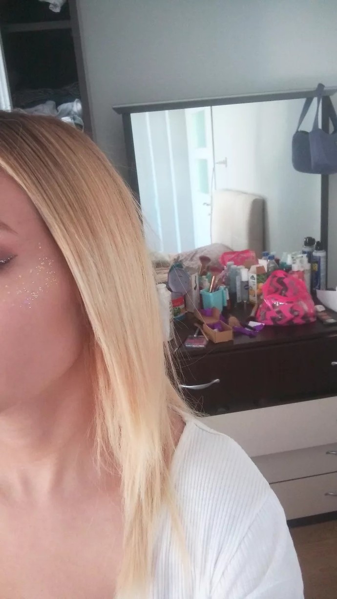 Glitter makyajı nasıl tamamlarım? Ne tonlarda göz makyajı gider?