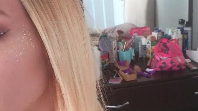 Glitter makyajı nasıl tamamlarım? Ne tonlarda göz makyajı gider?