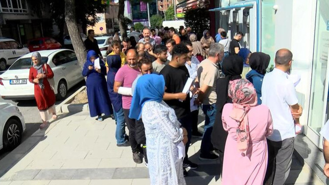 Sosyal konut projesine başvuru yapanlar bankalarda sıra oluşturdu! Siz başvuracak mısınız?