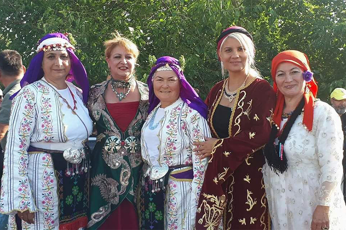Yöresel Türküler dinliyor musunuz?