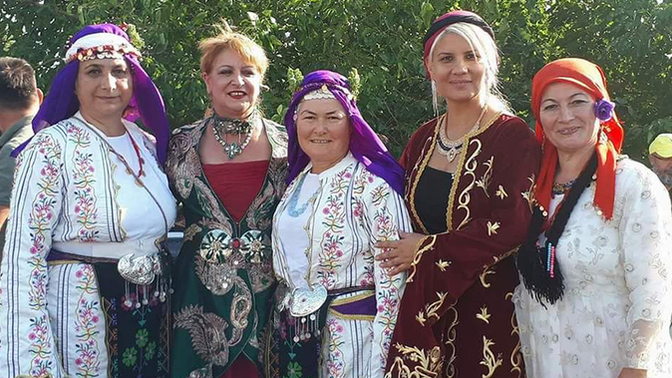 Yöresel Türküler dinliyor musunuz?