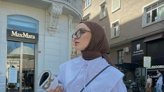 Kapalı kızlar artık topuzunu böyle mi yapıyor? Sizce güzel mi?