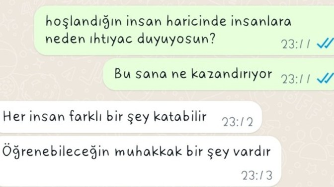 Erkek arkadasım devamlı farklı kişiler ekliyor bu normal mi?