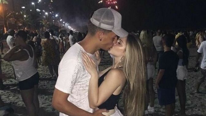Karşı tarafla tanışmak için kullanacağınız ilk sihirli tanışma cümlesi ne olurdu?