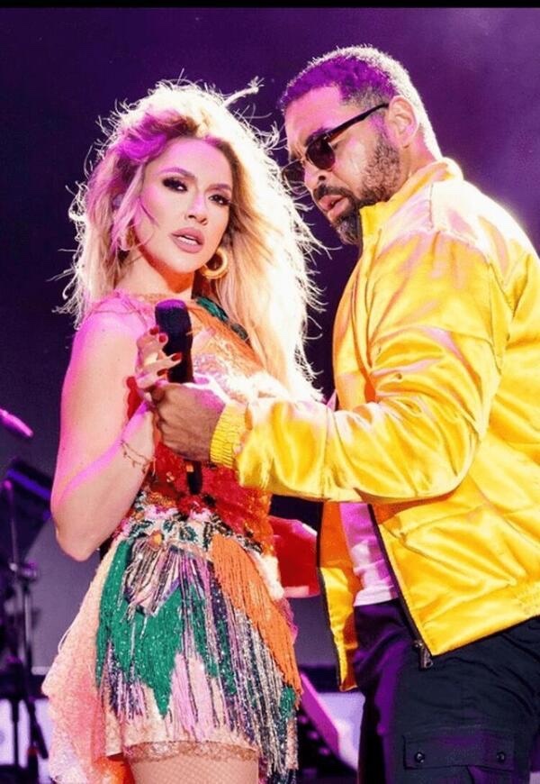 Hadise’nin Cesur Konser Dansı “Eski Hadise Döndü” Dedirtti. Hadise Yaşıtlarına Taş Çıkartmıyor Mu?