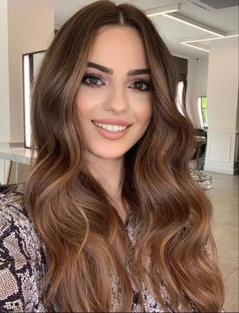 2 senelik sevgilim dün benden ayrıldı. Saçımı güzel bir modelde kesip, güzel bir renge boyarsam. Giyimimi değiştirirsem döner mi?