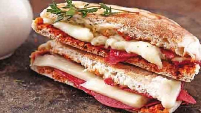 Tost salçalı mı olmalı, ketçaplı mı?