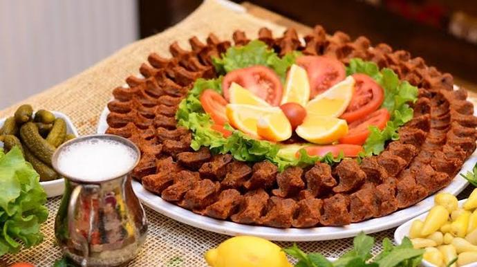Gecenin bu saatinde çiğköfte iyi gitmez miydi?