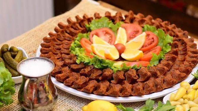 Gecenin bu saatinde çiğköfte iyi gitmez miydi?