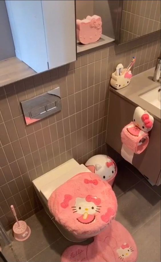 Banyoyu Hello Kitty konseptli yapsam eşim garipser mi?