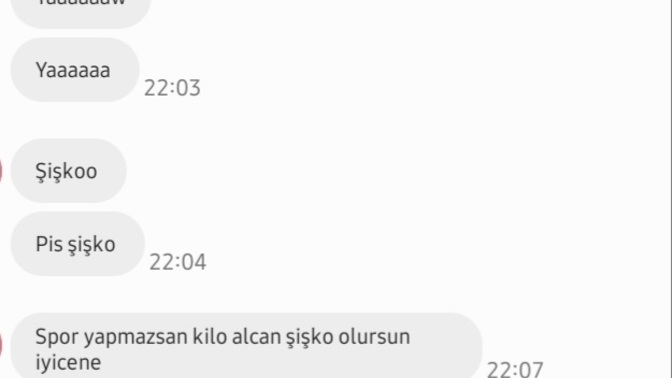Fiziğimden vurmaya çalışıp bi yandan yalvarması hasta olduğunu göstermez mi?