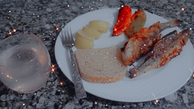 Bu akşam yemeğe balık yaptım, nasıl görünüyor? 🐟