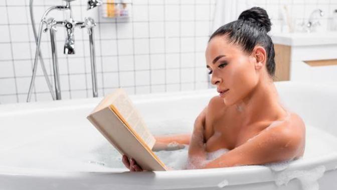 Duşta kitap okumak keyifli midir sizce?