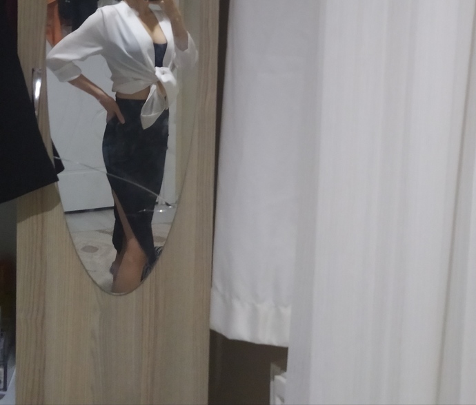 Yarın iş için patronum ben ve bir müdür ile fuara katılacağım sizce bu kombin nasıl altına stiletto giyeceğim kutu imalatında içe