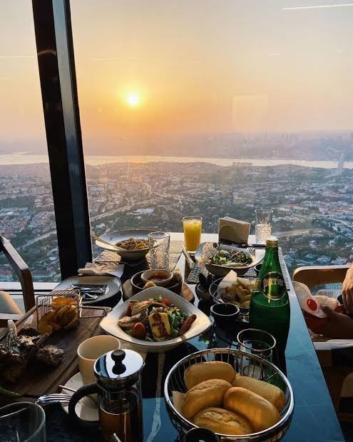 İstanbul da kahvaltı yapılacak mekan önerisi olan var mı?