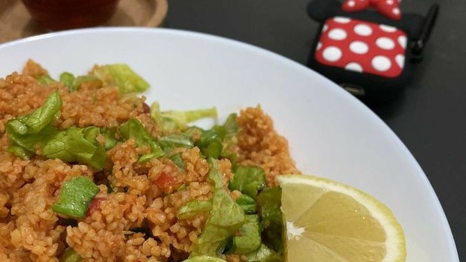 Kısır çatalla mı yenir, kaşıkla mı?