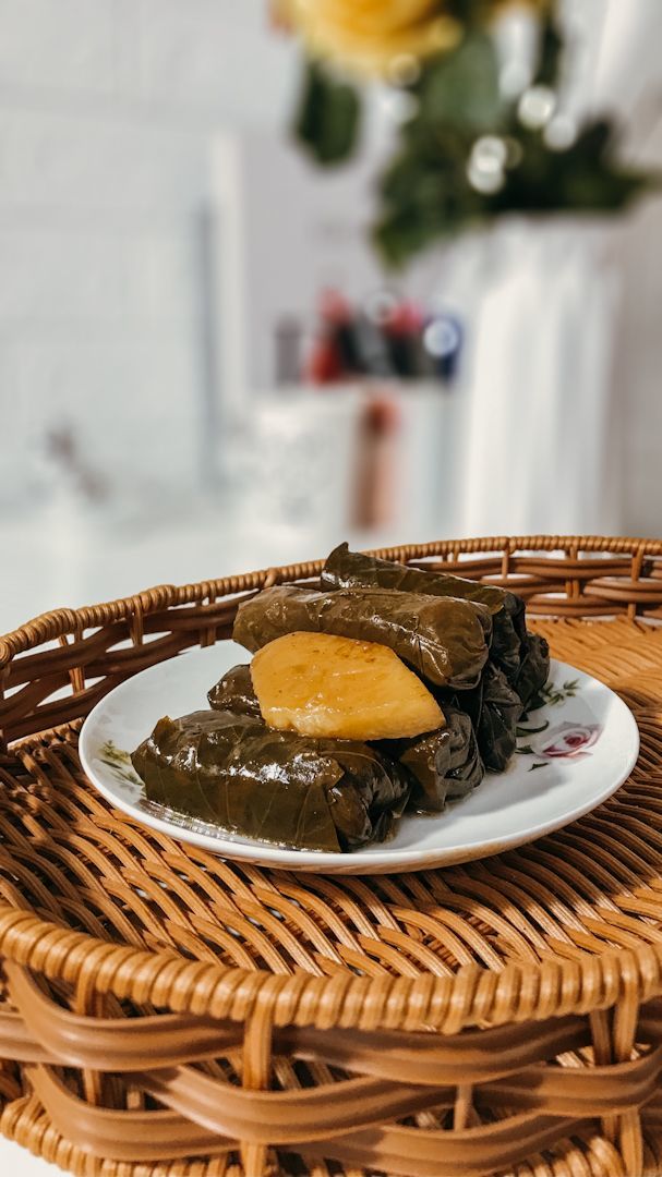 Kapınıza bir tabak sarma ile gelsem ne derdiniz?