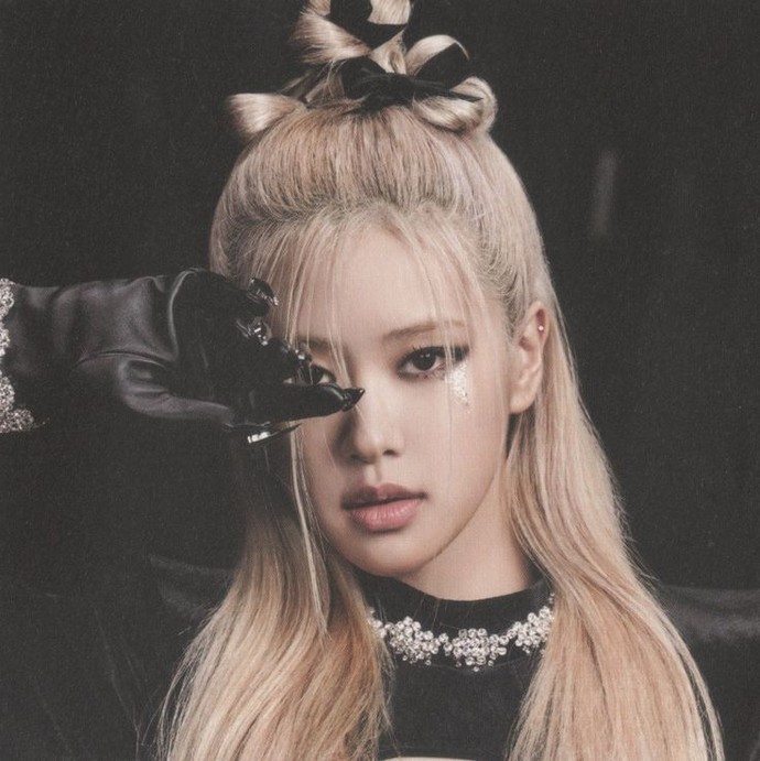 Blackpinkin yeni teması nasıl?