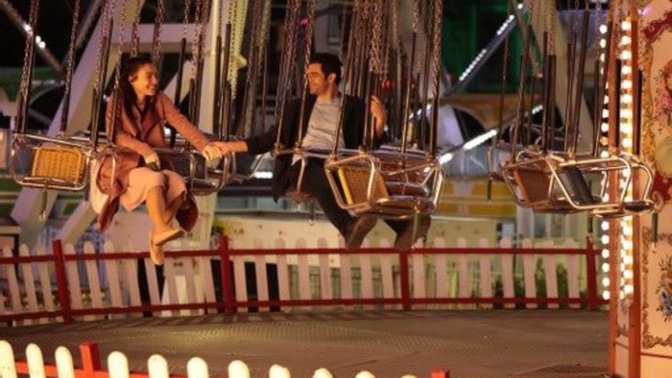Sevgili ile ilk buluşmada lunaparka gidilmesi absürt mü?