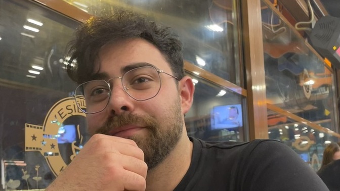 Teklif ettiğim kızların %99 u beğenmiyor çirkinmiyim şansım mı yok anlayamadım ?