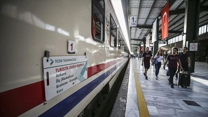 Tren yolculuğunu sever misiniz?