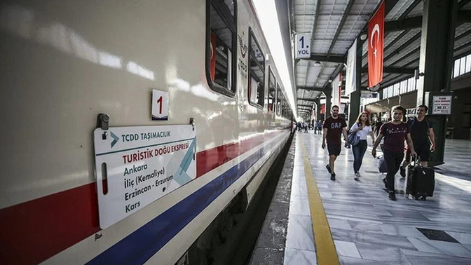 Tren yolculuğunu sever misiniz?
