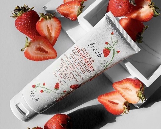 Avokadolu yüz kremi mi daha güzel yoksa çilekli peeling mi?