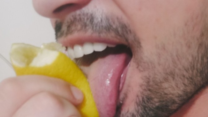 Limon yalamayı sever misiniz?
