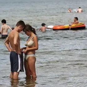 Bazen hayatta küçük şeylerden de mutlu olunabilir tezi doğru mu?