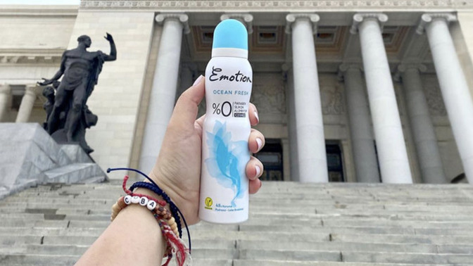 Kızlar Emotion deodorant kullanan var mı?
