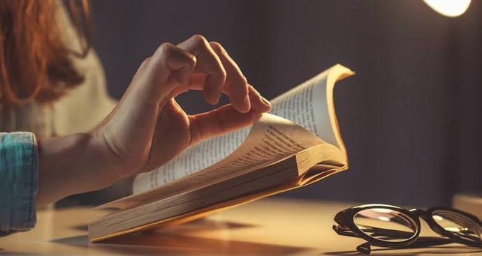 Kitap okuyan insanları sıkıcı buluyor musunuz?
