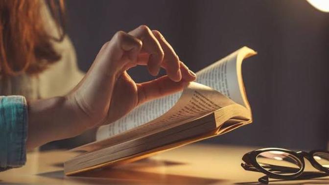 Kitap okuyan insanları sıkıcı buluyor musunuz?