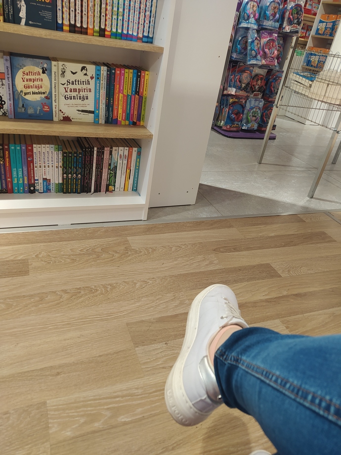 Oturmuşum öyle kendimize 🙄