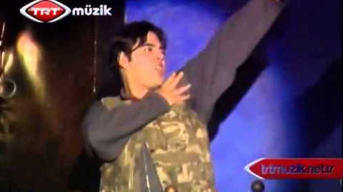 90'lar pop desem hangi şarkıyla geçmişe ışınlanmak isterdiniz?