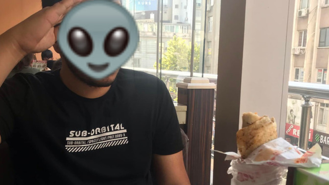 Döner yemeye geldik, arkadaşım 3 ekmekli söyledi. Siz böyle döner yiyebiliyor musunuz?