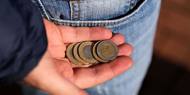 Markette 5 kuruş para üstünü beklemek eziklik mi?