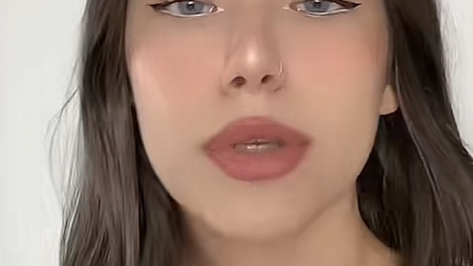Tiktokta bu kızı çok beğeniyorlar sizce güzel mi?