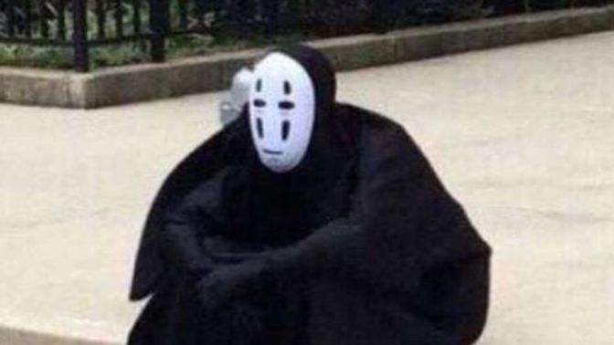 Kozmetik maskeler mi yoksa hayatta takındığımız maskeler mi daha etkili :D?