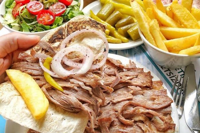 Dönerin yanında patates kızartması yer misiniz?