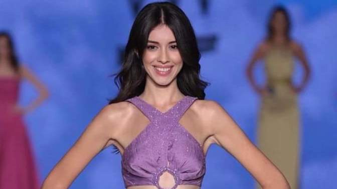 Miss Turkey 2022 birincisi Nursena Say seçildi. Sizce bu unvanı hak etti mi?