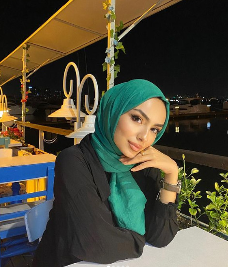İnstagramdaki tesettürlü fenomenlere çok özeniyorum, aşırı güzel değiller mi?