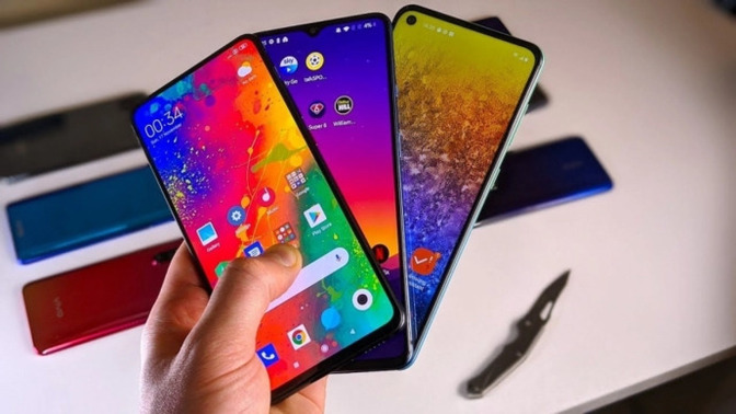 Babama akıllı telefon almayı planlıyorum, ilk defa kullanacak. Bütçe 3-4 bin TL arası. Ne alabilirim?
