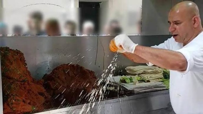 Çiğköfte yer misin çocuk adam?