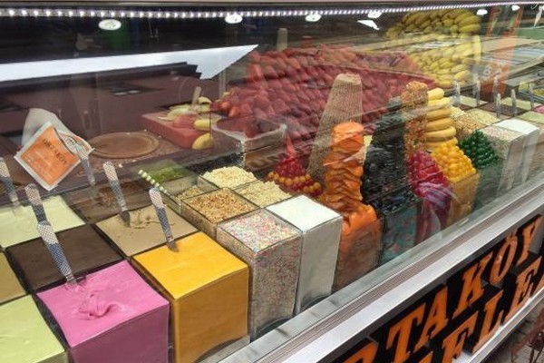 Waffle dükkanı açacağım. Dükkan için isim önerileriniz neler?